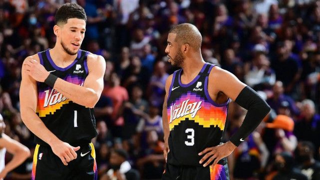 保罗受伤后布克起到了领袖的作用 太阳的排名受到了影响