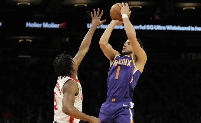 保罗受伤后布克起到了领袖的作用 太阳的排名受到了影响