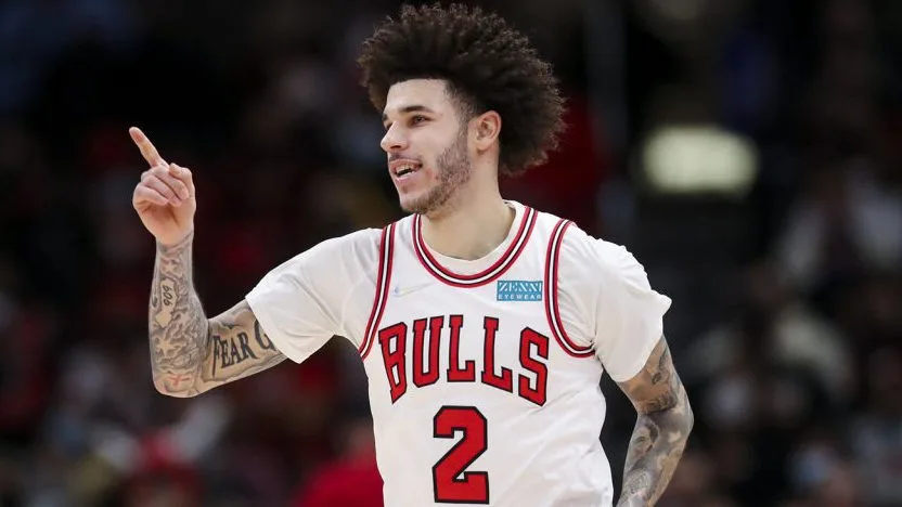 朗佐·鲍尔的复出时间无定期 他的膝盖还没恢复