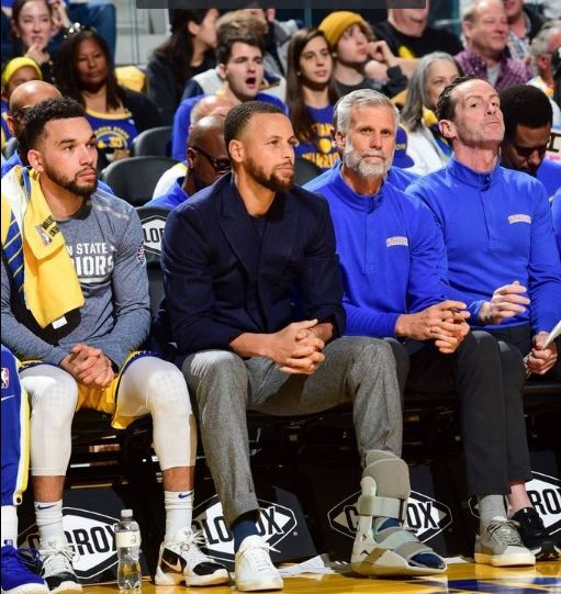 吉诺比利表达队水花兄弟赞赏 并祝库里早日康复