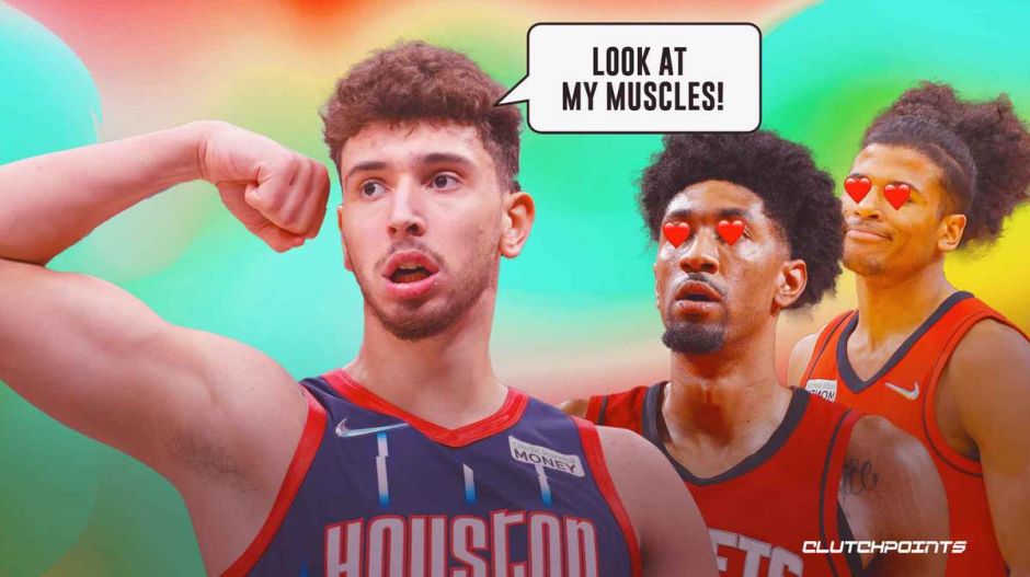 火箭队的新秀阿尔佩伦·森根扣篮后总会展现自己的肌肉