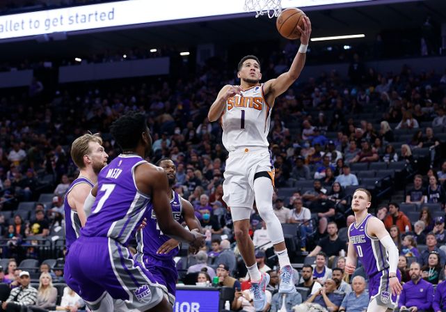 布克拼6犯率队险胜 布克值得MVP的三个理由