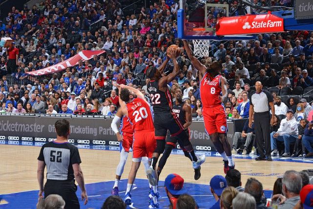 76人战胜东部第一 哈登恩比德轮休