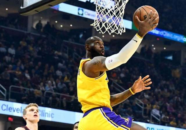 奇兵奥古斯汀三分6中6 100%命中率砍下20分