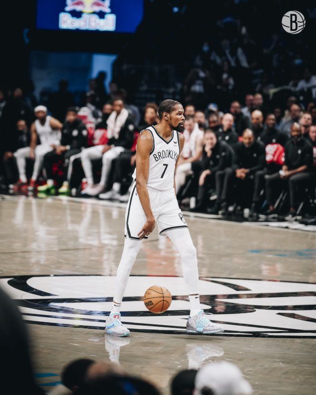 杜兰特三月场均30 媒体惊叹不是地球人