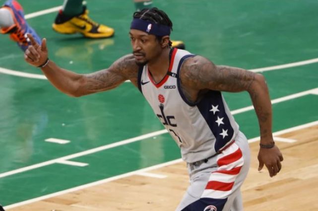 没有比尔的奇才破罐破摔 比尔自嘲五六月份回归