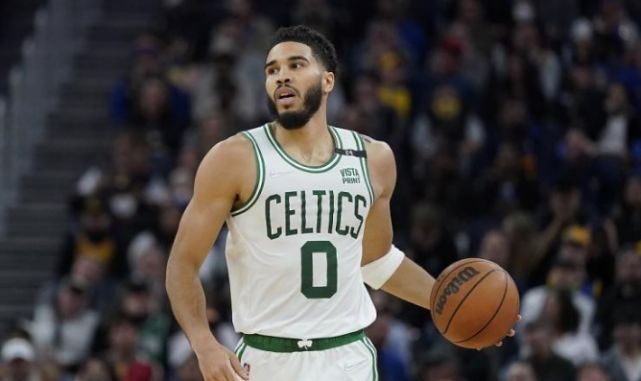 詹姆斯超恩比德登顶冲最老得分王 同日两榜易主