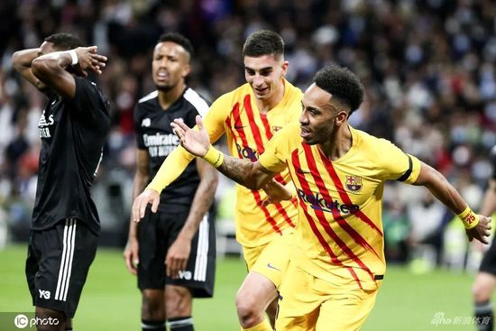从剧烈动荡到4比0大杀皇马 巴萨在比赛中都做对了什么