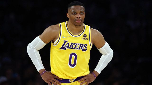 湖人消息更 名记提出交易威少