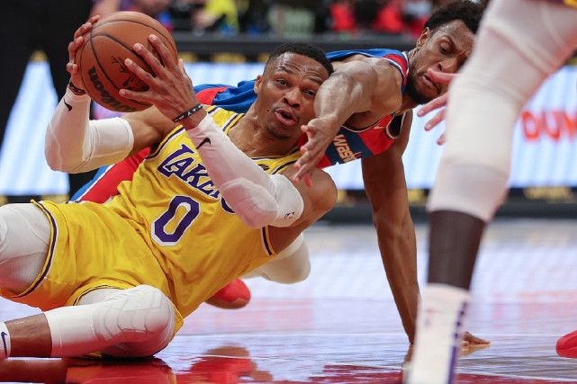 湖人本赛季夺冠无望 不如让詹姆斯好好休息