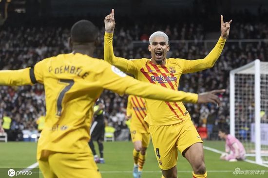 从剧烈动荡到4比0大杀皇马 巴萨在比赛中都做对了什么