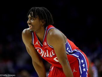 费城以113-106击败了热身 哈顿缺席