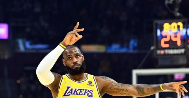 沃格尔谈湖人不放弃原因 詹姆斯始终充满信心