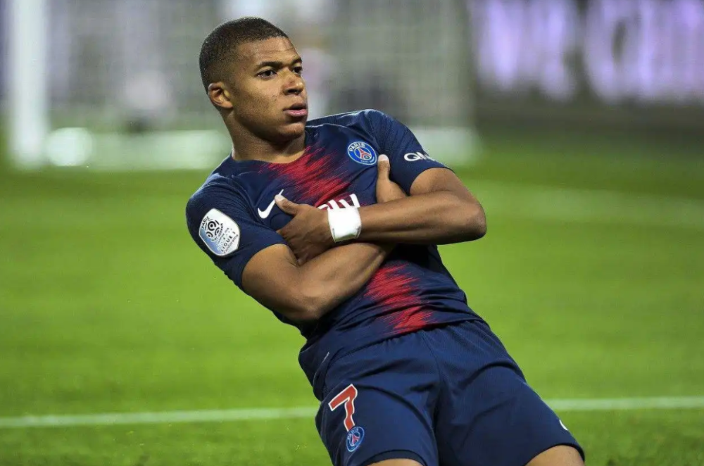 欧冠遭皇马逆战 巴黎或难留住姆巴佩