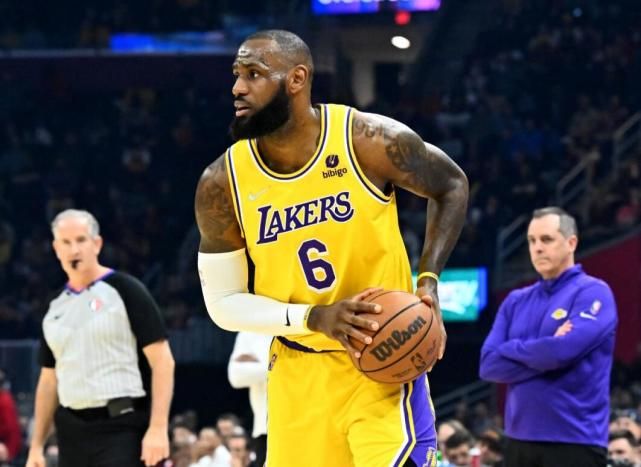 沃格尔谈湖人不放弃原因 詹姆斯始终充满信心