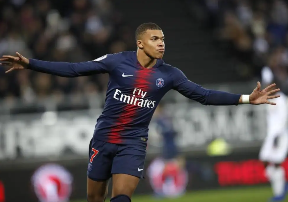 欧冠遭皇马逆战 巴黎或难留住姆巴佩