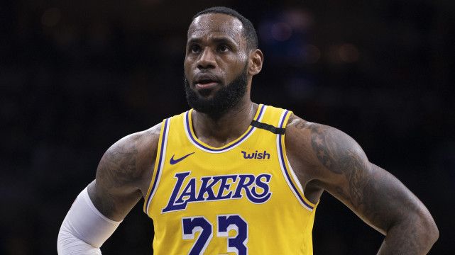 对比詹姆斯魔术师生涯成 ：魔术师5冠詹姆斯4冠