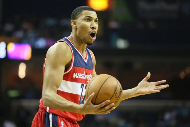 亿元先生自废身价加盟 只拿2百万当第六人