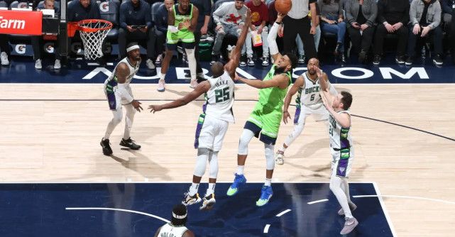 最会投三分的中锋 唐斯成联盟前三中锋