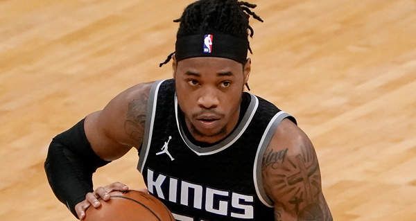 霍姆斯被控对前妻孩子实施家庭暴力 国王称将尊重法律程序