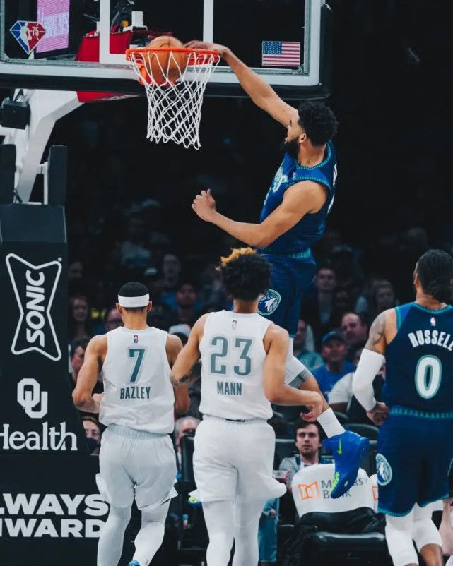 最会投三分的中锋 唐斯成联盟前三中锋