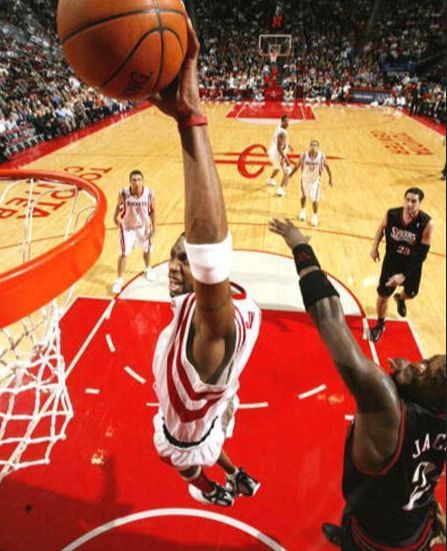 NBA历史上哪些球星能左右手无差别进攻 现役仅詹姆斯上榜