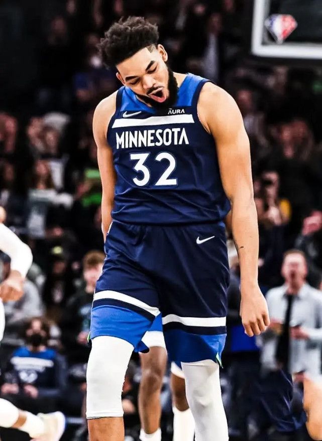 最会投三分的中锋 唐斯成联盟前三中锋