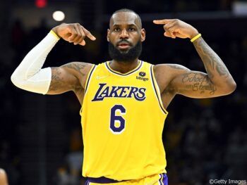 鲍格尔对詹姆斯赞不绝口 称他是比谁都值得考虑的MVP选手