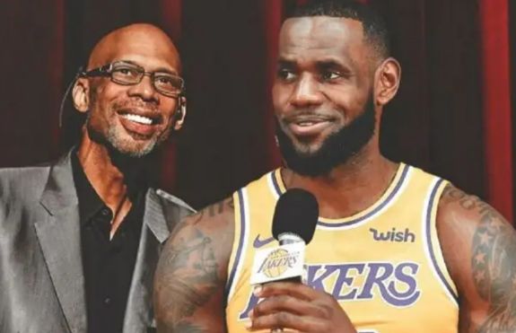 詹姆斯或被挤到二阵 NBA最佳一阵评选改革