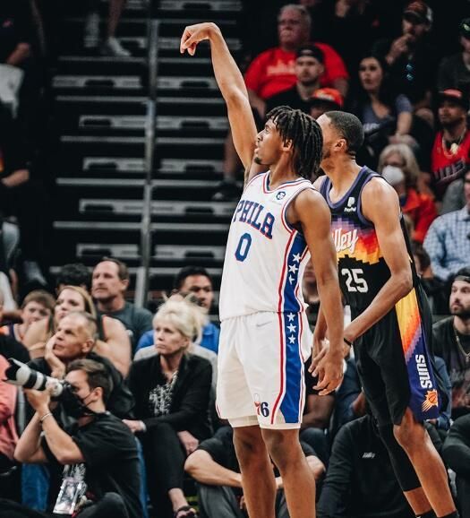 太阳8连胜稳居第一 哈登11中2真的是坑苦大帝了