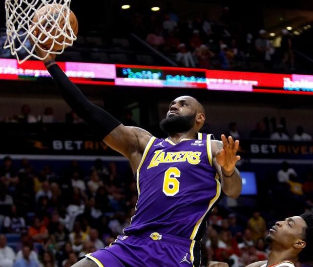 詹皇的脚踝在赛后很疼痛 他表示他讨厌缺席比赛