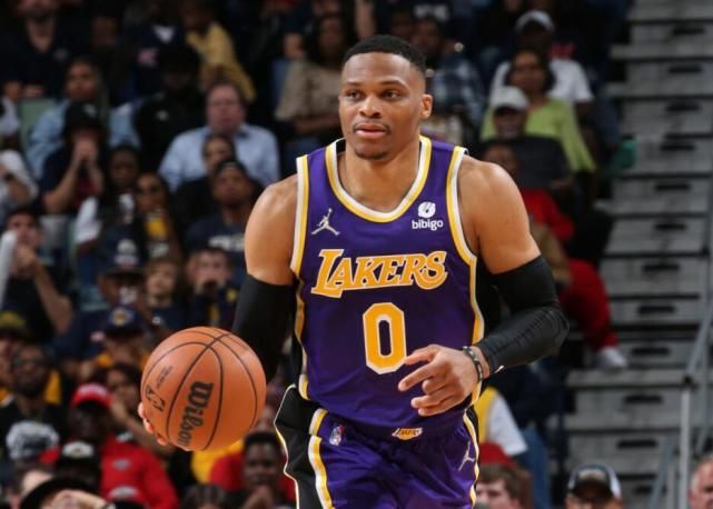 詹皇的脚踝在赛后很疼痛 他表示他讨厌缺席比赛