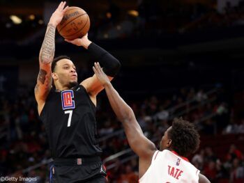 科菲在第3年的最后阶段签订了本合同 成为第3季的本季