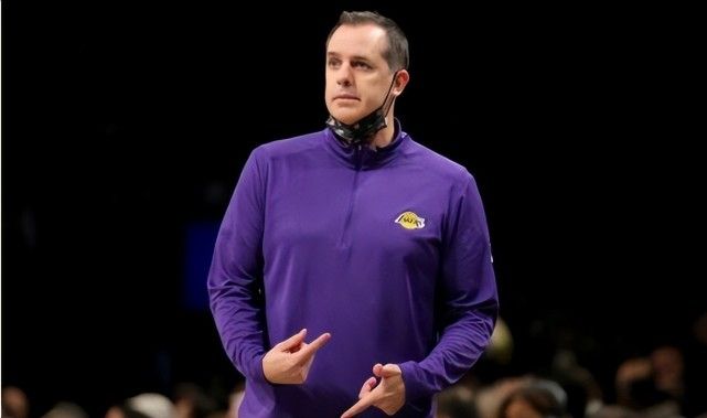 沃帅解释湖人输球原因 让受伤的詹姆斯多打无球造成的