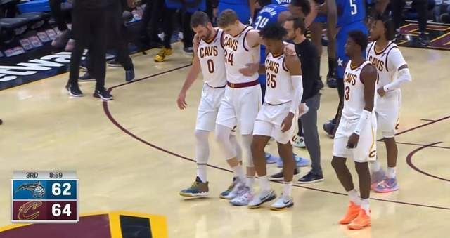 骑士在与魔术比赛中三人受伤 医生分析莫布里脚踝伤势分三级