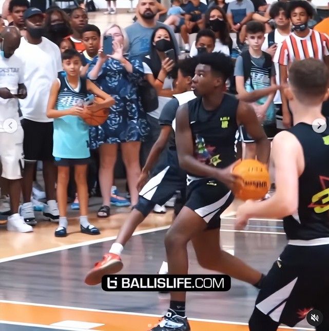 詹姆斯14岁小儿子备战AAU全国赛 身高已经达到了1米85