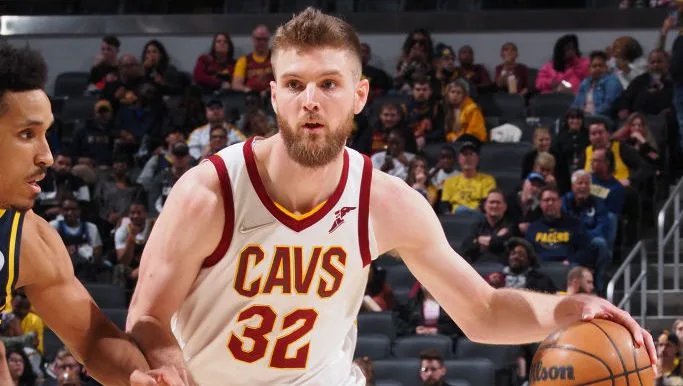 骑士队官方宣布 迪安·韦德因膝伤缺席本赛季余下的比赛