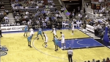 巅峰的保罗连魔兽也扣了 保罗扣霍华德成为一代的经典