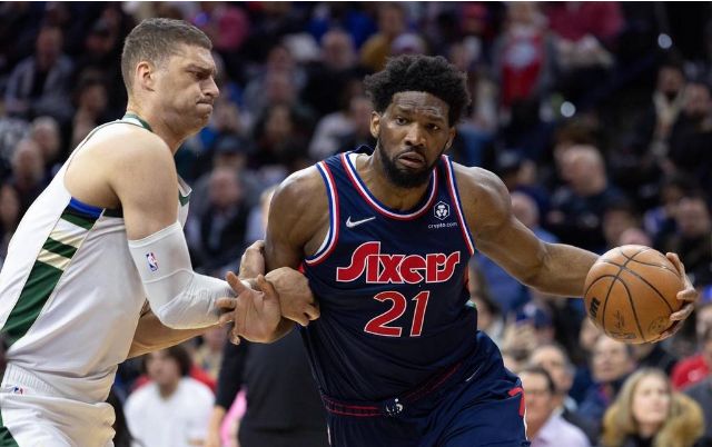 恩比德第三节末段被换下 不满里弗斯的如此安排