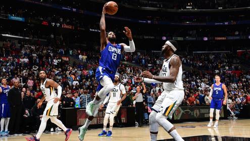 保罗·乔治拿下34分 并在快船的比赛中以25分的优势反败为胜