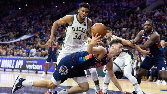 76人不敌雄鹿 恩比德抱怨里弗斯安排