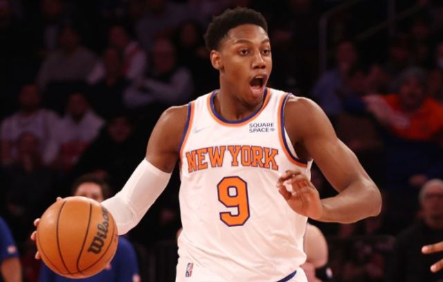 名记表示兰德尔与尼克斯关系破裂 都是独自换衣服