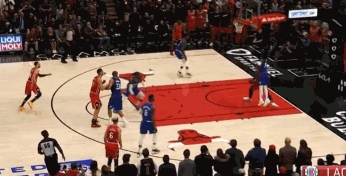 德罗赞打出50分 公牛击败快船主场获胜