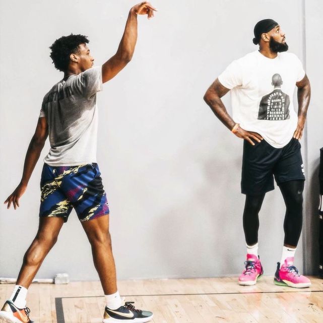 名记称布朗尼想进NBA就能进 布莱斯比他更出色