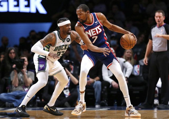 字母后撤步三分绝平篮网 篮网开始发力