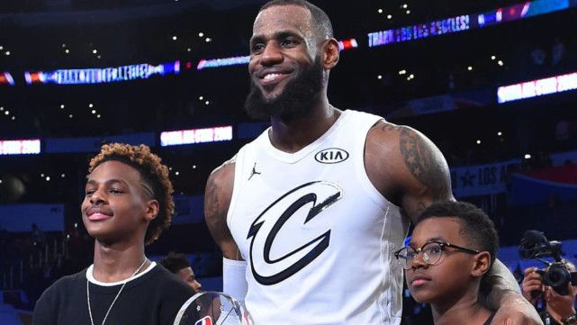 詹姆斯以及戴维斯复出在即 詹姆斯小儿子的话题引起热议