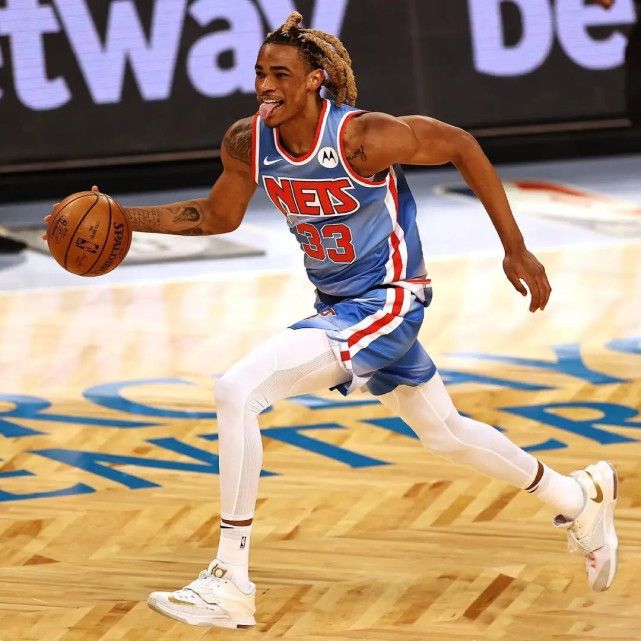 克拉克斯顿5场90%命中率 年仅23岁成为了篮网新一代的饼皇