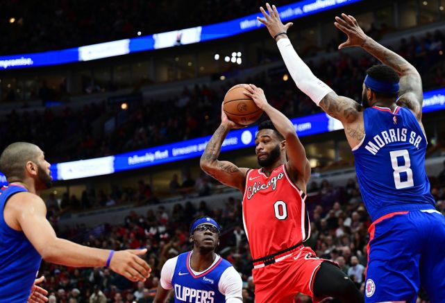 德罗赞打出50分 公牛击败快船主场获胜