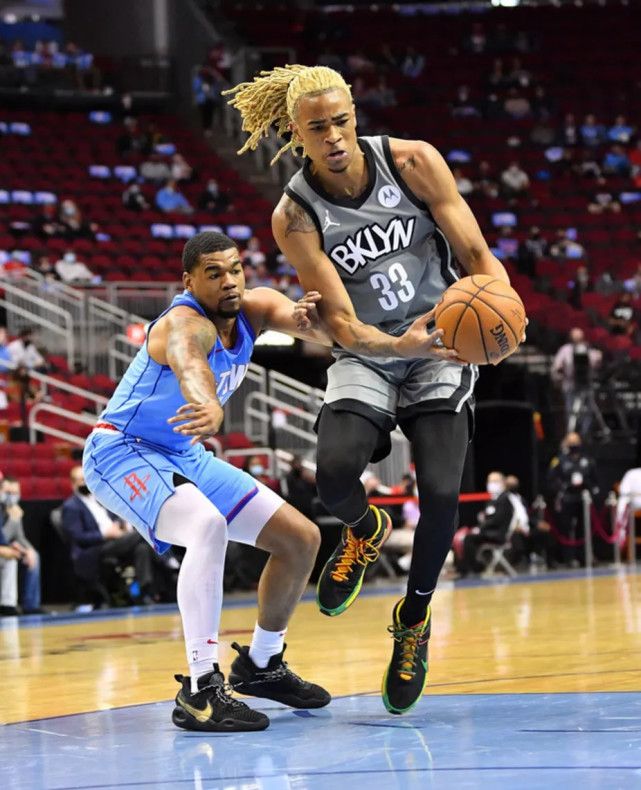 克拉克斯顿5场90%命中率 年仅23岁成为了篮网新一代的饼皇