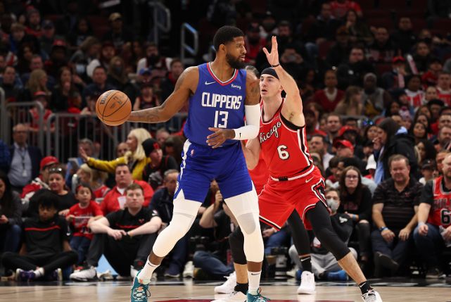 德罗赞打出50分 公牛击败快船主场获胜